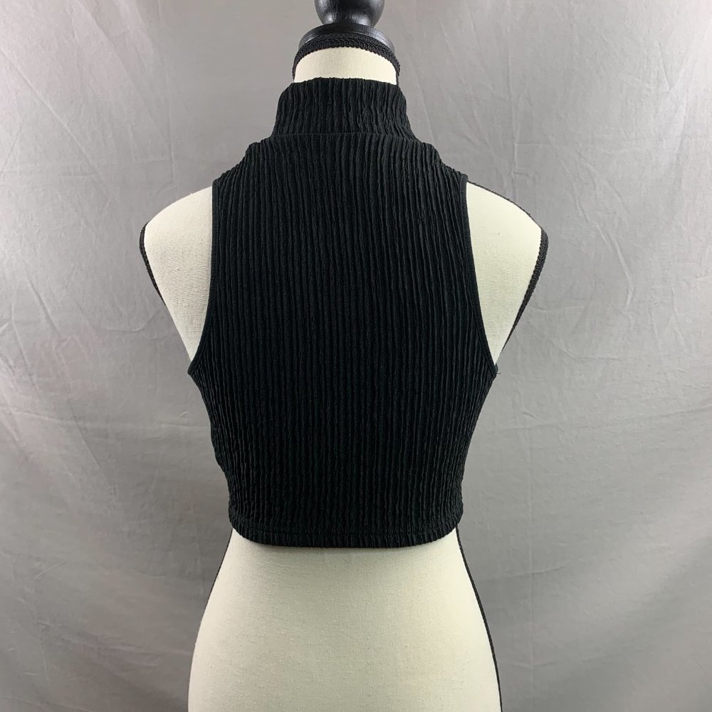Black Textured High Neck Crop Tank Top - Picture 3 of 3